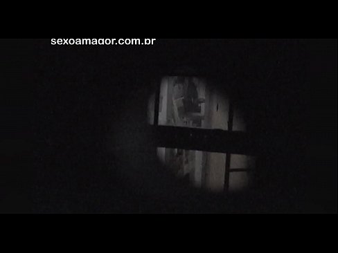 ❤️ Blondie filmohet fshehurazi nga një soditës i lagjes i fshehur pas tullave të zbrazëta ❤️❌ Porno në sq.dreamlandpassionfever.ru ﹏